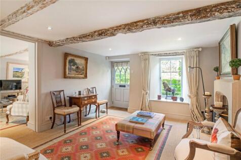 Entrance Hall/Snug