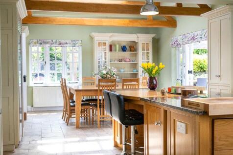 Kitchen/Dining