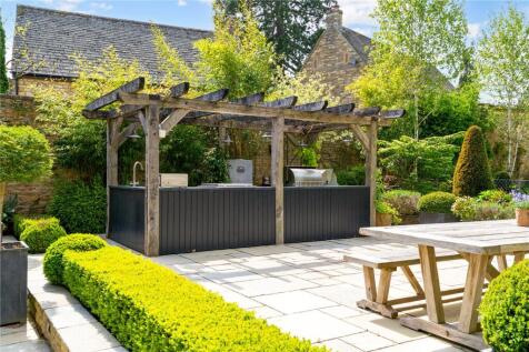 Outdoor Kitchen