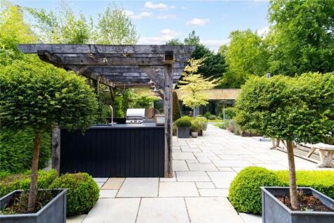 Outdoor Kitchen