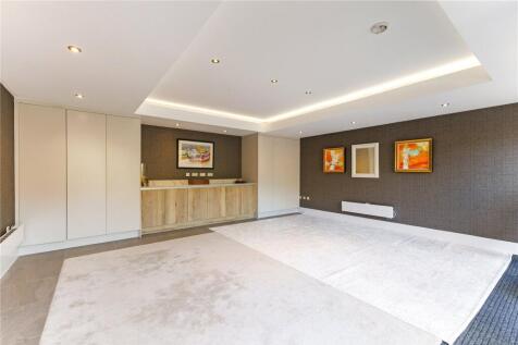 Garage/Outbuilding