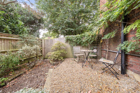 9b066951-1a74-47d...