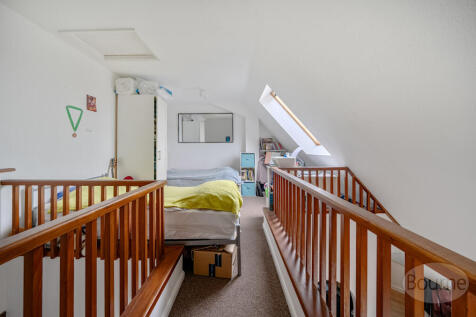 8882d3f2-7957-4f4...