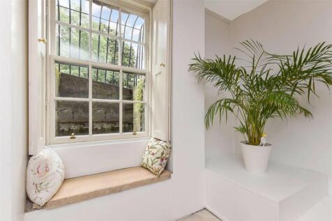 Dining Room/Bed 4