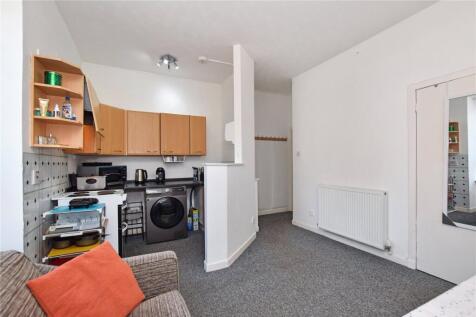 Lounge/Kitchen