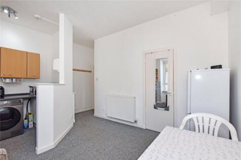 Lounge/Kitchen