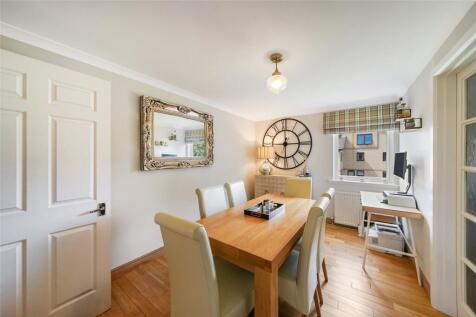 Dining Room/Bed 3