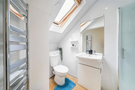 Upper Shower Room