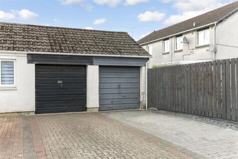 Drive/Garage