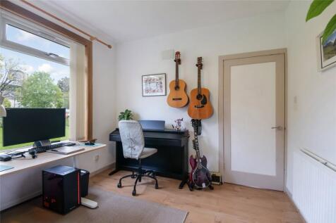 Bed 3/Dining Room