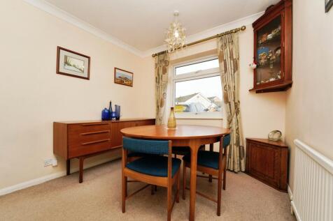 Dining Room/Bed 3