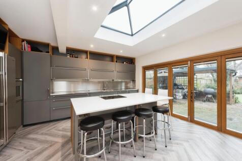 Kitchen/Dayroom