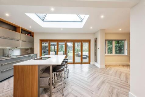 Kitchen/Dayroom