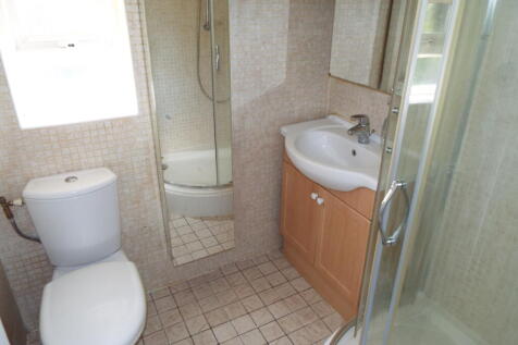 Shower room.
