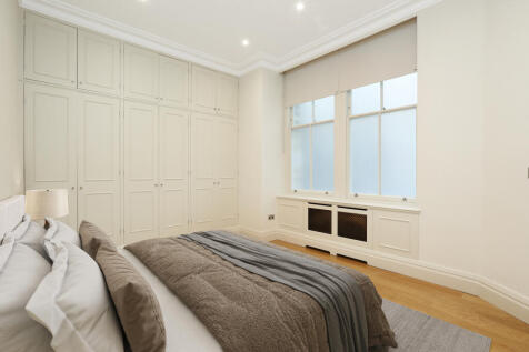 FB 21 Cadogan Garden