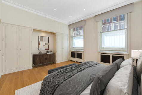 FB 21 Cadogan Garden