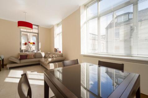Lounge / Dining