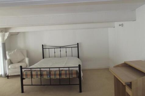 Mezzianne Bedroom
