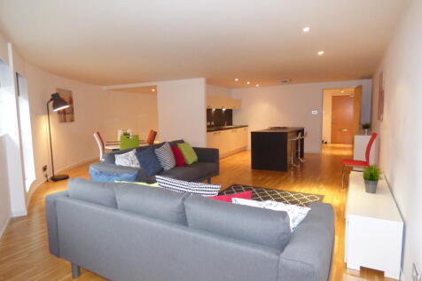 Open Plan Lounge/Dining