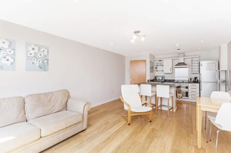Lounge / Kitchen