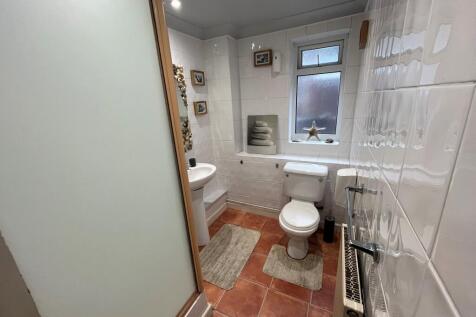 1st floor shower room