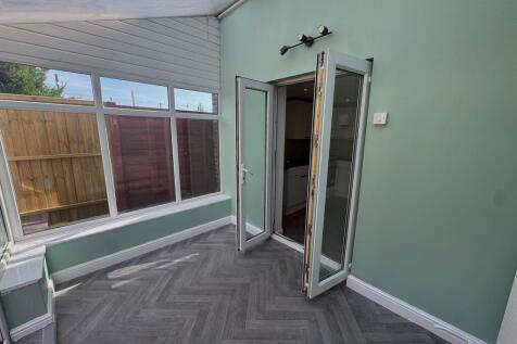Entrance/ Conservatory