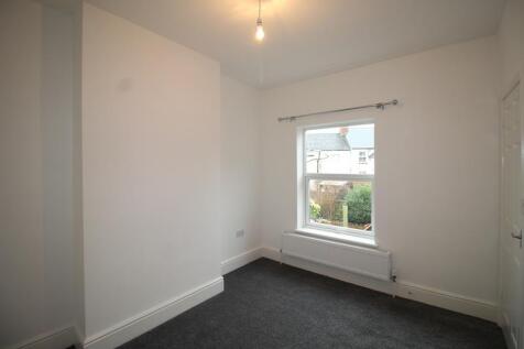 Bedroom 2 (2)