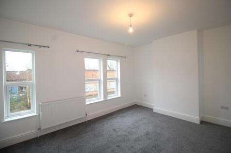 Bedroom 1 (2)