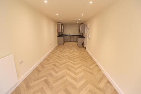 Communal Kitchen, Dining &amp; Living Area