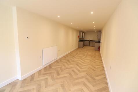 Communal Kitchen, Dining &amp; Living Area