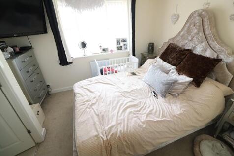 Master Bedroom (1)