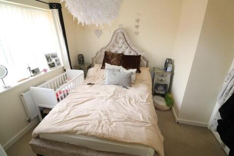Master Bedroom (2)