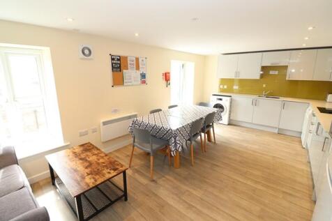 Communal kitchen 2