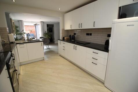Kitchen (2)
