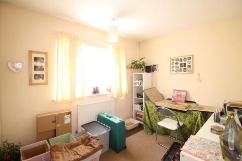 Bedroom 2 (2)
