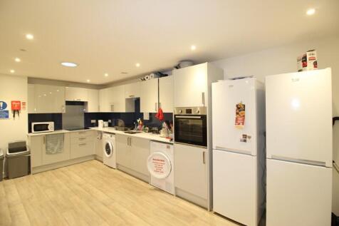 Communal Kitchen (3)