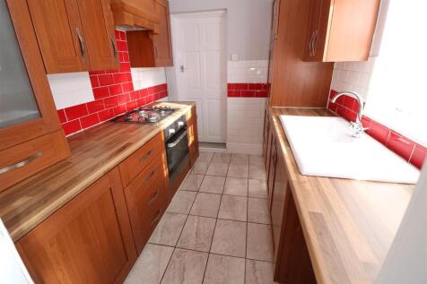 Kitchen 2 .JPG