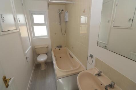 Bathroom .JPG