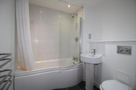 Bathroom.JPG