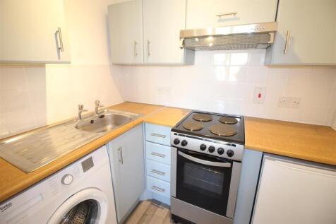 Kitchen 2 .JPG