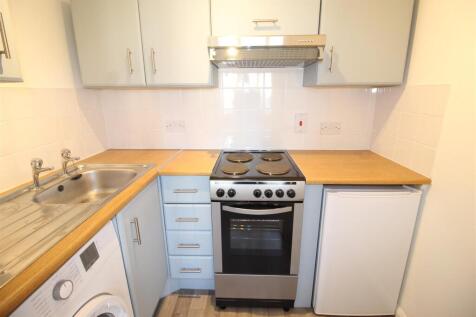Kitchen 3 .JPG