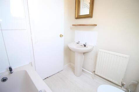 Bathroom 2.JPG