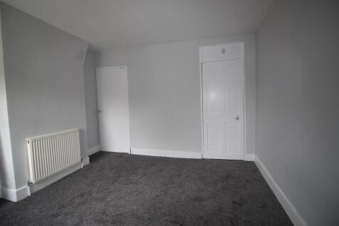 Bedroom 1.JPG