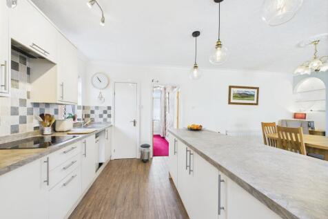 Open plan kitchen/dining/lounge
