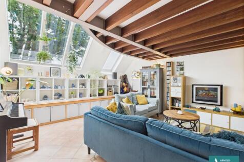 Lounge/dining room/kitchen