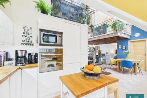 Lounge/dining room/kitchen