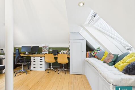 Open plan bedroom/office/dressing room