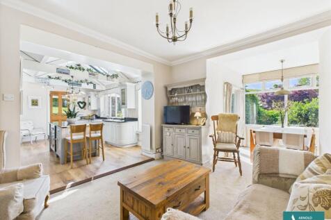 Open plan kitchen/lounge/dining room