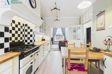 Dining kitchen