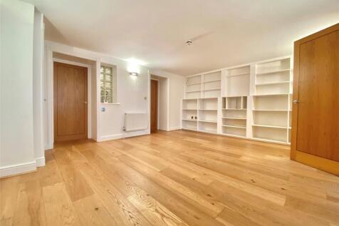 Sitting/Dining Room